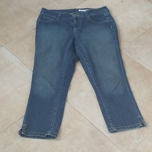 DKNY blue Soho capris size 6
